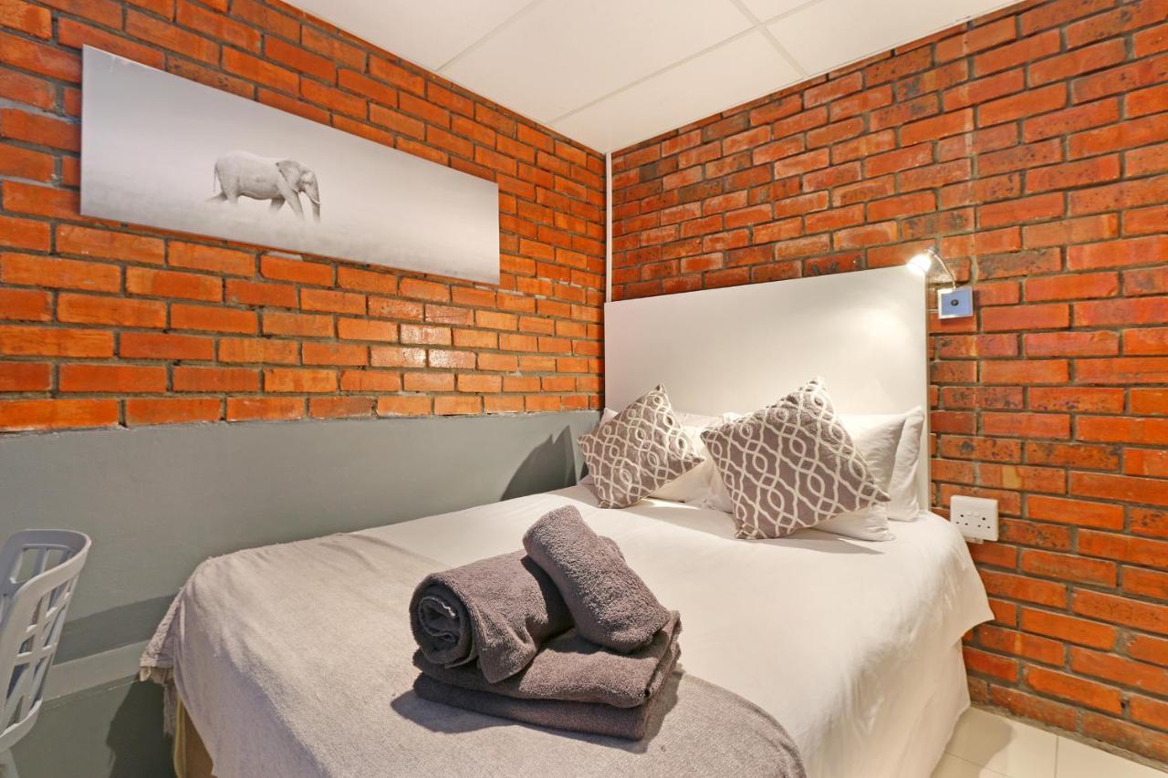 Happy Rhino Hotel Кейптаун Екстериор снимка