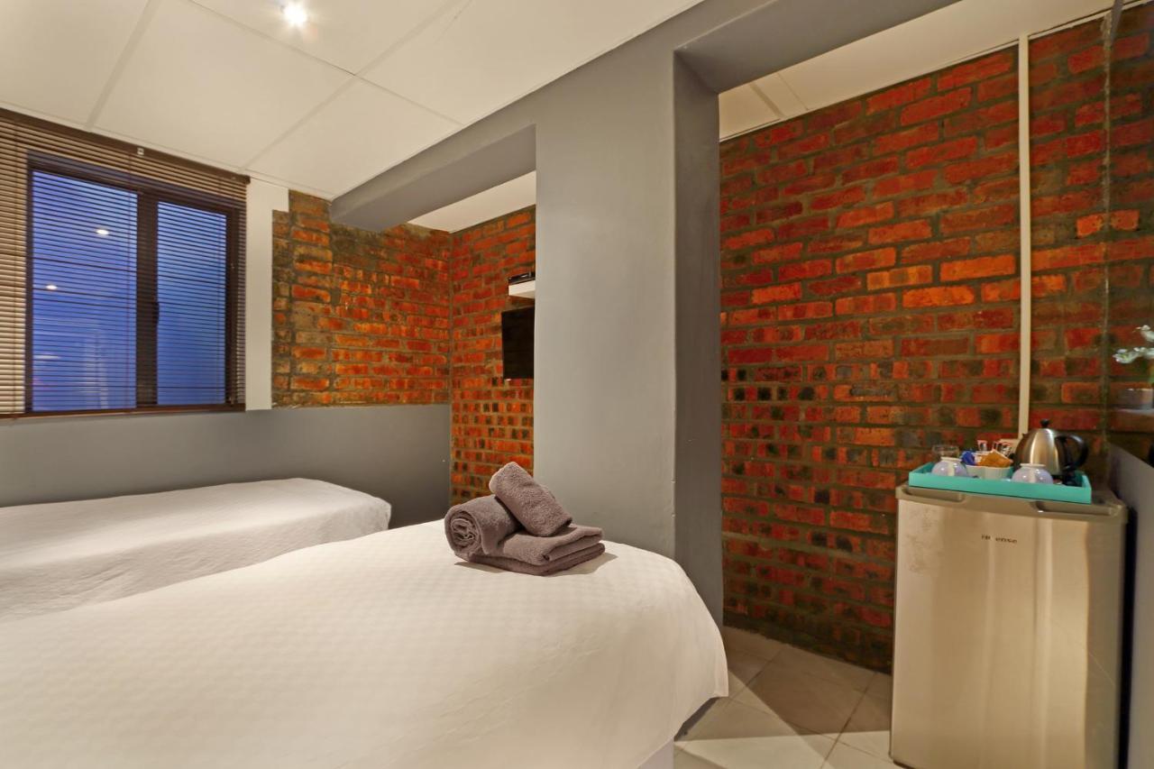 Happy Rhino Hotel Кейптаун Екстериор снимка